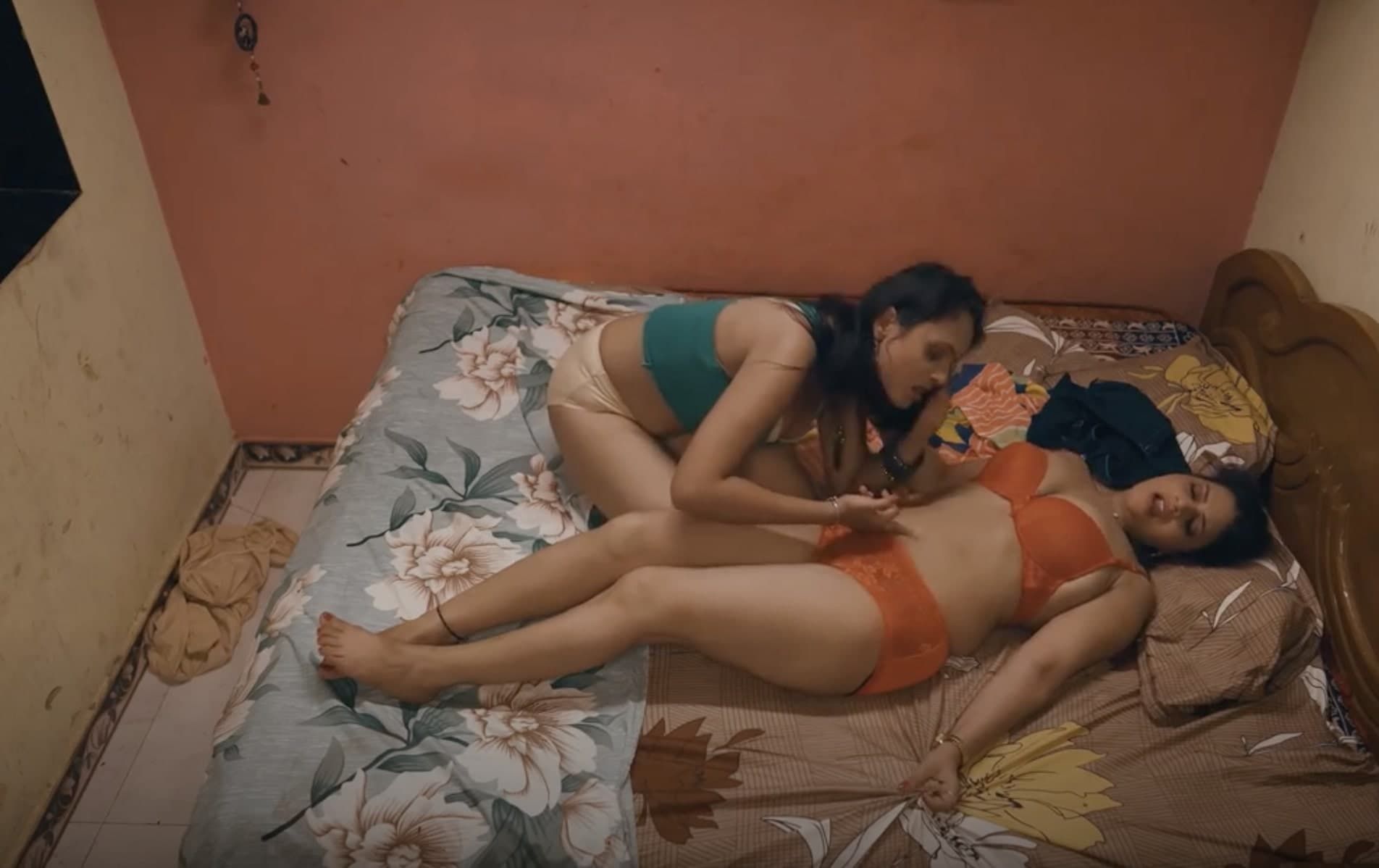 De Dana Dan  – S01E05 – 2024 – Hot Hindi xxx Web Series – Ullu App